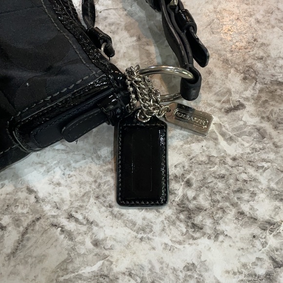 Coach medium sized purse - Picture 2 of 7